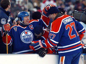 Don Cherry s’est vu offrir un poste de dépisteur chez les Oilers ; Mark Messier a demandé un échange en 1991