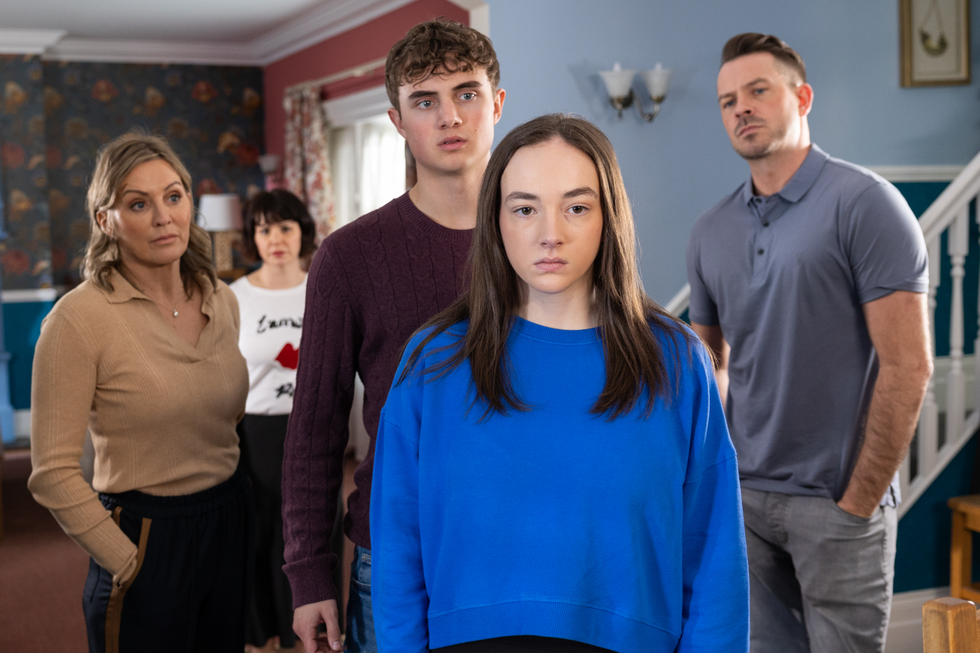 Suzanne Ashworth, Nancy Osborne, J.J. Osborne, Frankie Osborne et Darren Osborne dans Hollyoaks