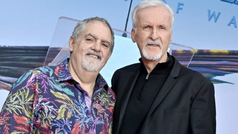 James Cameron rend hommage à Jon Landau, producteur d'Avatar et de Titanic : « Une partie de moi-même m'a été arrachée » Plus de Variety Les plus populaires À lire absolument Inscrivez-vous aux newsletters de Variety Plus de nos marques
	
	
