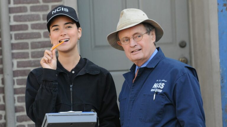 « Je me suis sentie comme une ratée » : Cote De Pablo, de NCIS, se souvient de l'époque où elle n'avait pas mémorisé ses répliques pour une scène avec David McCallum
