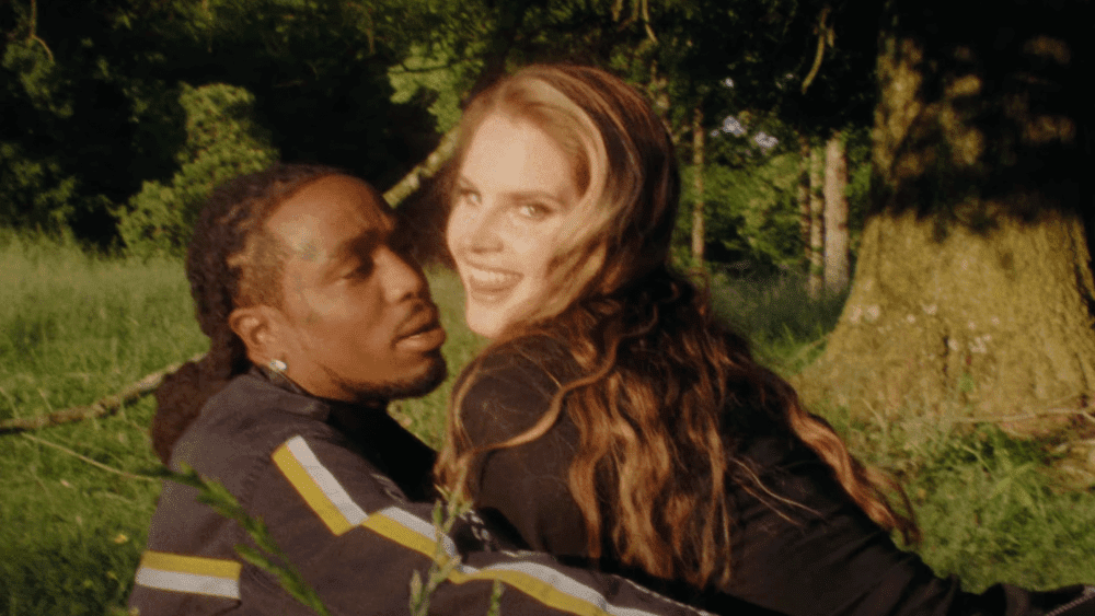 Lana Del Rey et Quavo se blottissent à la campagne pour le nouveau clip de « Tough » Plus de Variety Les plus populaires À lire absolument Inscrivez-vous aux newsletters de Variety Plus de nos marques
	
	
