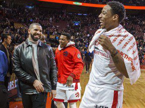 L’ancienne légende des Raptors DeMar DeRozan rejoint Kendrick Lamar sur scène pour le morceau de diss de Drake : « C’est un meurtre »