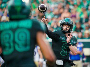 Les Roughriders de la Saskatchewan battent les Blue Bombers de Winnipeg