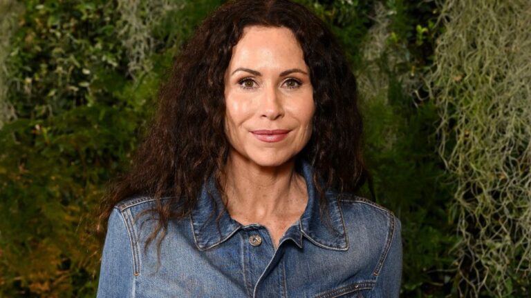 Minnie Driver déclare que Donald Trump « mérite d'être en prison » et refuse de vivre dans un État rouge s'il est réélu Plus de Variety Les plus populaires À lire absolument Inscrivez-vous aux newsletters de Variety Plus de nos marques
	
	
