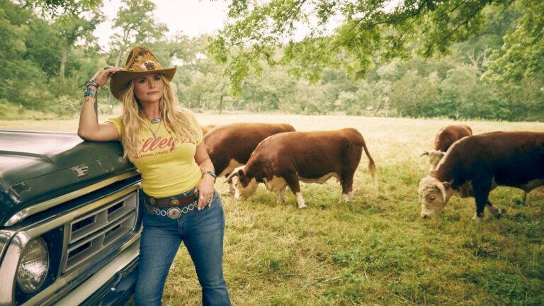 Miranda Lambert annonce son premier album Republic, « Postcards From Texas », et le taquine avec un avertissement sur la « pension alimentaire » Plus de Variety Les plus populaires À lire absolument Inscrivez-vous aux newsletters de Variety Plus de nos marques
	
	
