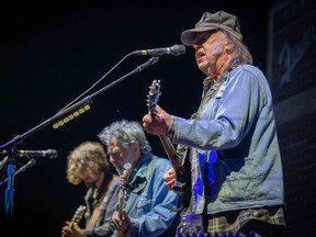 Neil Young et Crazy Horse annulent leur tournée pour cause de maladie