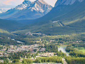 « Prêt à brûler » : un ancien scientifique forestier de Parcs Canada craint le pire pour Banff