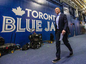 SIMMONS : Mark Shapiro ne peut que tenter de se protéger face au remaniement imminent de la direction des Jays