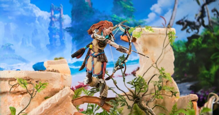 Sony lance une nouvelle collection officielle de figurines avec Aloy, Varl, Kratos, Atreus et Jin Sakai
