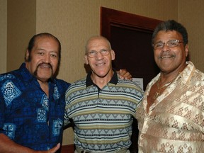 Afa Anoa'i avec Bruno Sammartino et Rocky Johnson - Extravagance estivale 2006 - Getty