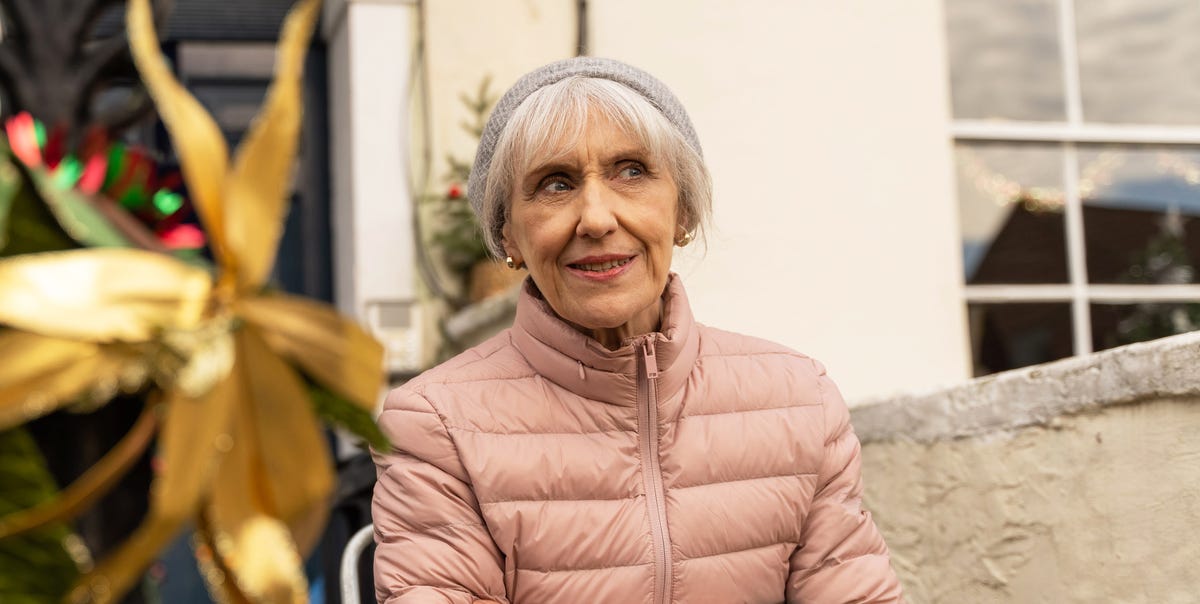 Anita Dobson, la star de Doctor Who, évoque la « raison » du cliffhanger de Mme Flood
