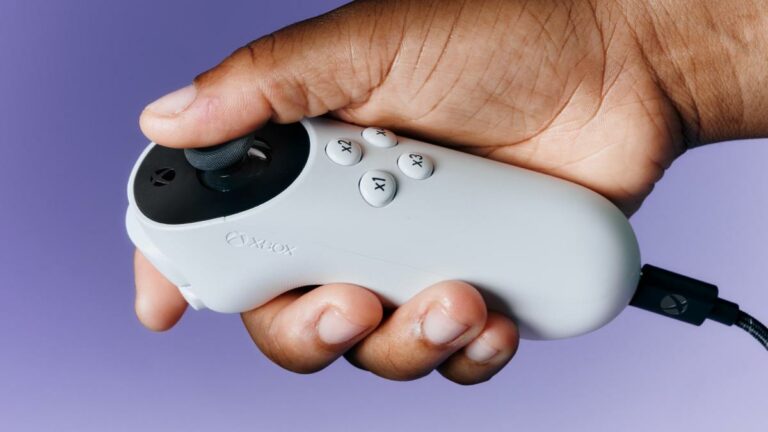 Les derniers contrôleurs accessibles de Microsoft incluent le joystick adaptatif Xbox