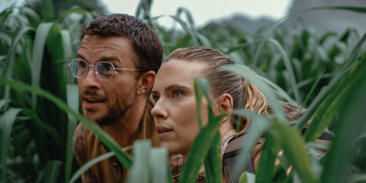 Jurassic World 4 dévoile un premier aperçu de Scarlett Johansson et Jonathan Bailey
