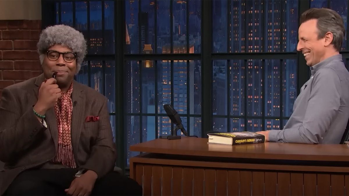 Kenan Thompson shows up in costume on Late Night with Seth Meyers.