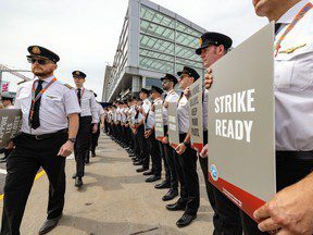 Combien gagnent les pilotes d’Air Canada ? Après 10 ans de contrat, le syndicat réclame de meilleurs salaires