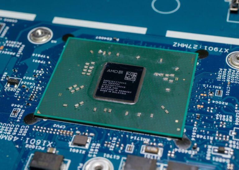 Des chercheurs découvrent un exploit potentiellement catastrophique présent dans les puces AMD depuis des décennies