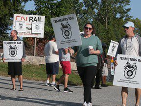 Des groupes d’entreprises demandent aux libéraux de mettre fin immédiatement au lock-out ferroviaire