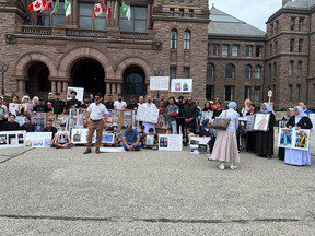 Dix ans après le massacre de l’EIIL, les Yézidis exhortent le Canada à les laisser venir les membres de leur famille