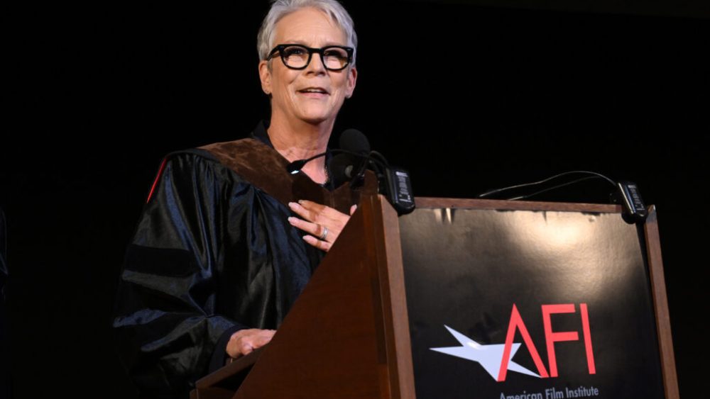 Jamie Lee Curtis reçoit un diplôme honorifique de l'American Film Institute : « Je suis la représentation de l'échec qui a réussi » Plus de Variety Les plus populaires À lire absolument Inscrivez-vous aux newsletters de Variety Plus de nos marques
	
	
