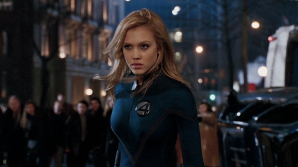 Jessica Alba in costume as Sue Storm in Fantastic Four