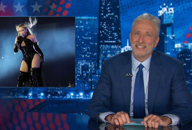 Jon Stewart a le dernier mot après l’absence de Beyoncé à la DNC — « Daily Show »