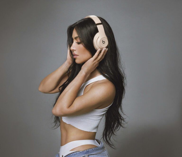 Kim Kardashian est de retour avec une nouvelle collaboration avec Beats