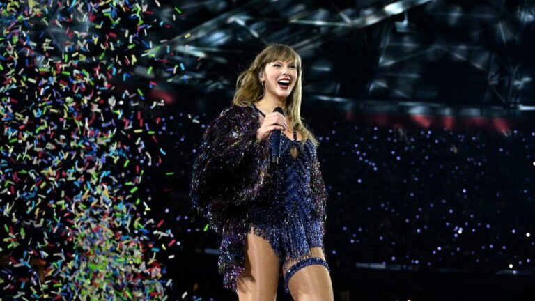 Le « département des poètes torturés » de Taylor Swift récupère la première place du classement des albums Plus de Variety Les plus populaires À lire absolument Inscrivez-vous aux newsletters de Variety Plus de nos marques
	
	
