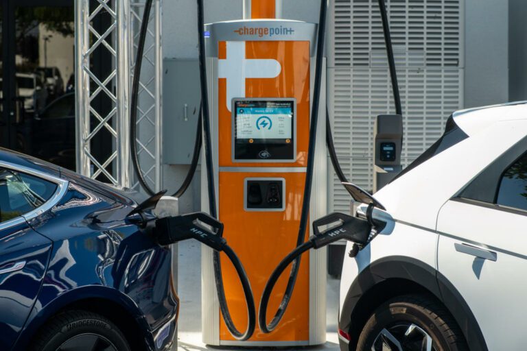 Le nouvel adaptateur de ChargePoint prétend fonctionner avec tous les véhicules électriques, quelle que soit la marque ou le modèle