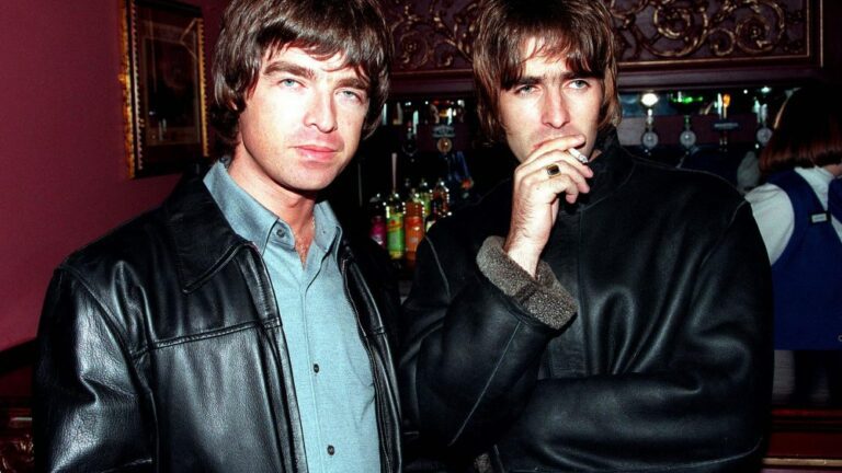 Liam et Noel Gallagher d'Oasis laissent entendre que le groupe va se réunir Plus de Variety Les plus populaires À lire absolument Inscrivez-vous aux bulletins d'information de Variety Plus de nos marques
	
	
