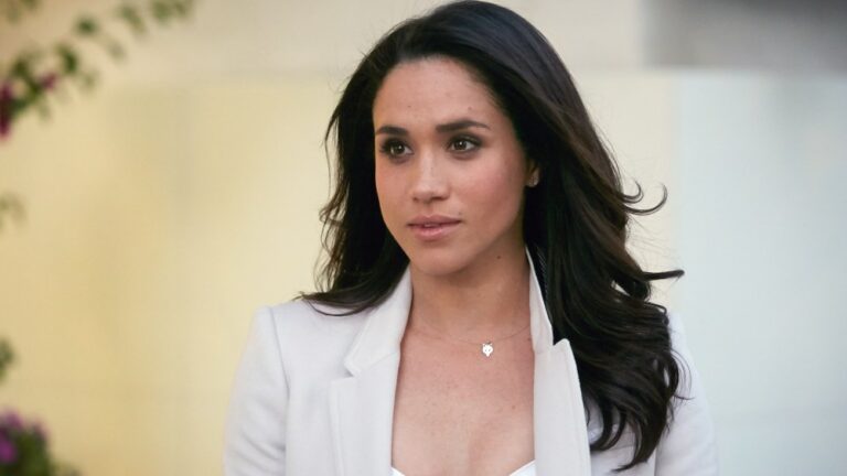 Meghan Markle affirme qu'elle n'a pas « effleuré la surface » de ses pensées suicidaires Plus de Variety Les plus populaires À lire absolument Inscrivez-vous aux newsletters de Variety Plus de nos marques
	
	
