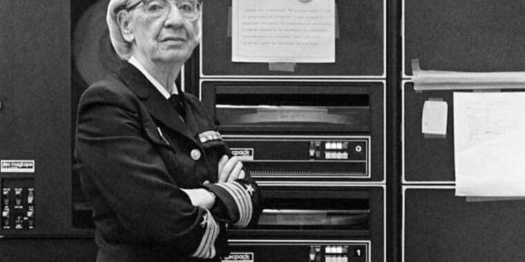 Nous pouvons désormais regarder la célèbre conférence de Grace Hopper de 1982 sur YouTube