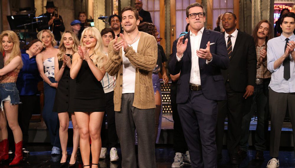 Sarah Sherman, Molly Kearney, Heidi Gardner, Chloe Fineman, musical guest Sabrina Carpenter, Marcello Hernández, host Jake Gyllenhaal, surprise guest Jon Hamm, Devon Walker, Andrew Dismukes, and Michael Longfellow during the Goodnights & Credits on Saturday, May 18, 2024 -- (Photo by: Will Heath/NBC)