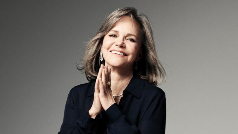 Sally Field jouera dans l'adaptation de « Remarkably Bright Creatures » pour Netflix Plus de Variety Les plus populaires À lire absolument Inscrivez-vous aux newsletters de Variety Plus de nos marques
	
	
