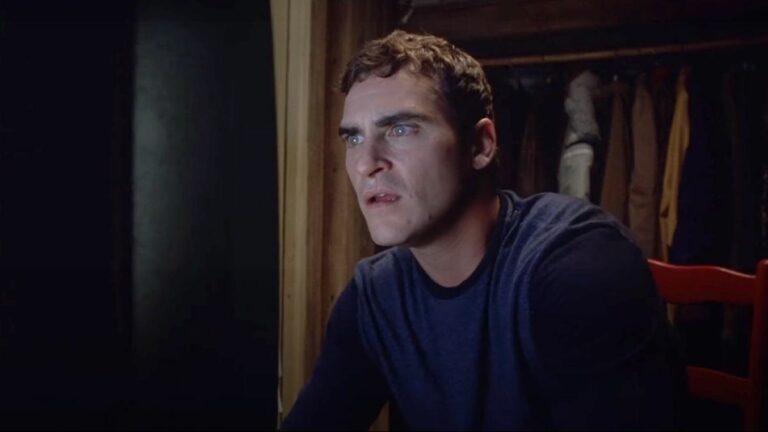 Joaquin Phoenix in Signs