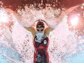 Summer McIntosh remporte sa deuxième médaille d’or et établit un record olympique