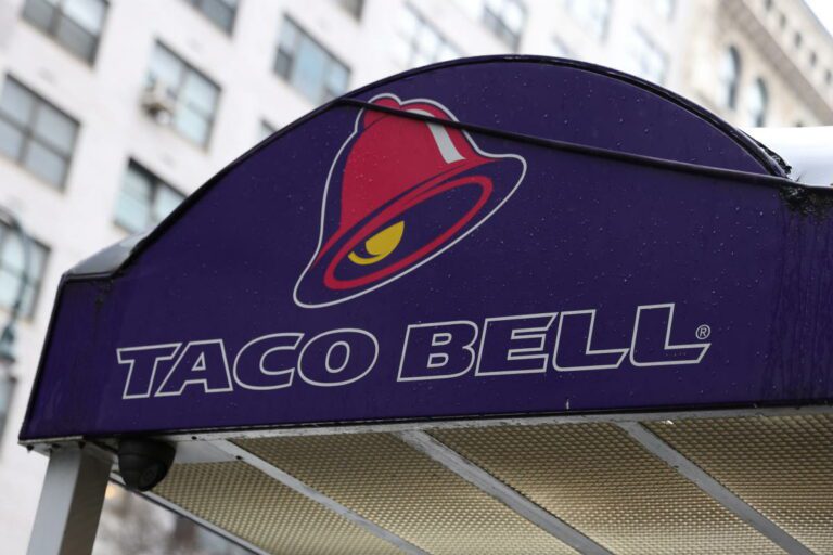 Taco Bell va ajouter la commande vocale par IA à des centaines de drive-in cette année