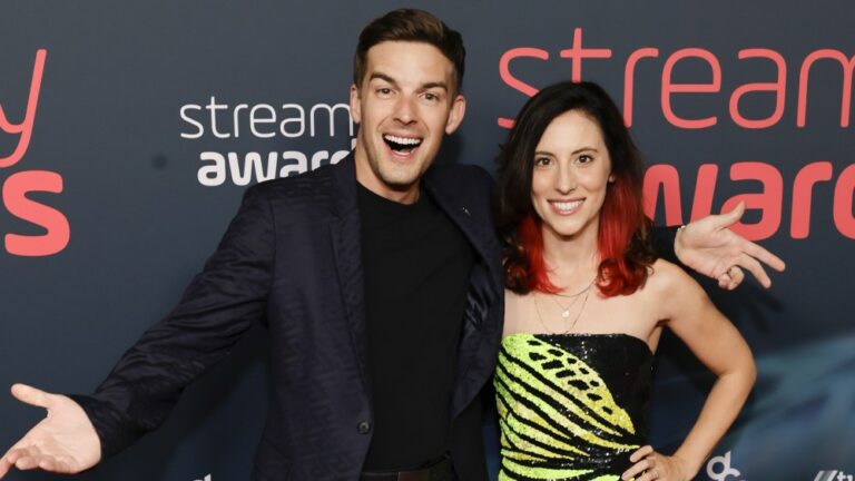 Theorist Media, fondée par MatPat et Stephanie Patrick, signe avec la société de gestion de talents Night Plus de Variety Les plus populaires À lire absolument Inscrivez-vous aux newsletters de Variety Plus de nos marques
	
	
