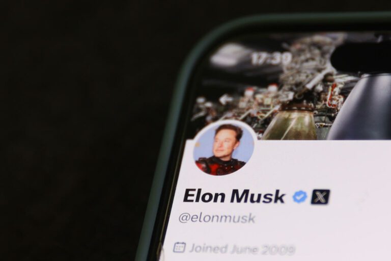 Un groupe anti-haine affirme qu’Elon Musk continue de colporter des mensonges sur les élections sur X sans contrôle