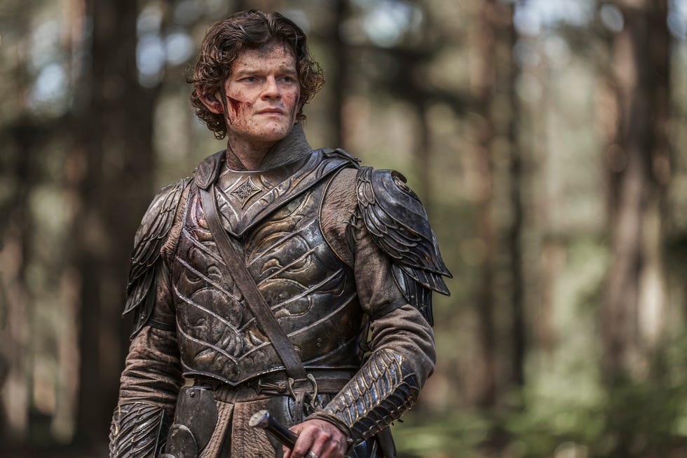 robert aramayo dans le rôle d'elrond, le seigneur des anneaux les anneaux de pouvoir saison 2