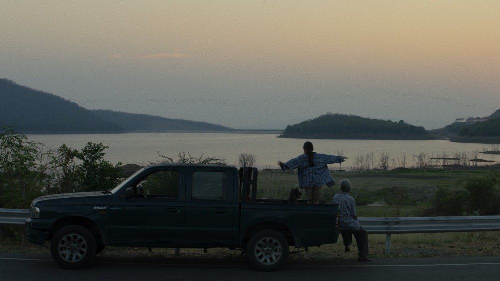 Le Thaïlandais Sivaroj Kongsakul dévoile la bande-annonce de son film « Regretfully at Dawn » à destination de Saint-Sébastien et de Busan (EXCLUSIF) Plus de Variety Les plus populaires À lire absolument Inscrivez-vous aux newsletters de Variety Plus de nos marques
	
	
