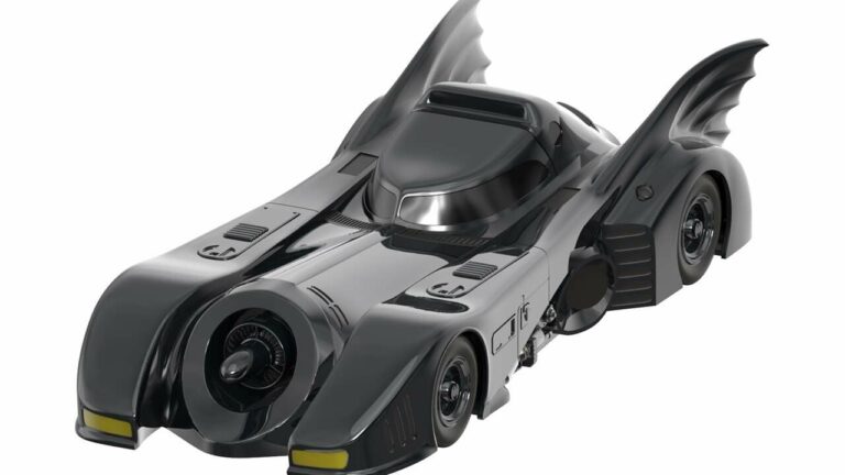 Super7 ajoute la Batmobile Batman '89 à sa gamme Super Cyborg
