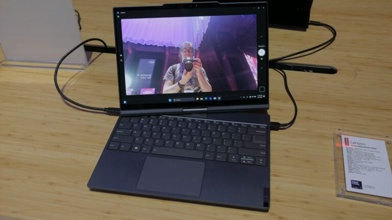 Le nouvel ordinateur portable IA de Lenovo ne cessera pas de nous suivre
