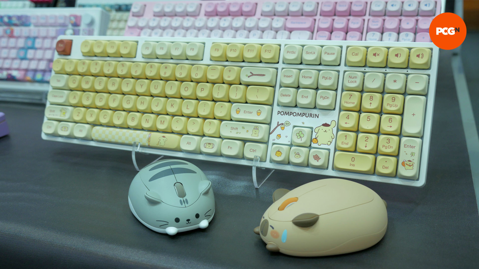 clavier akko pompompurin et souris chat capybara