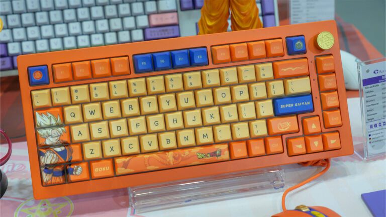 Ce clavier de jeu Dragon Ball Z est vraiment Super Saiyan
