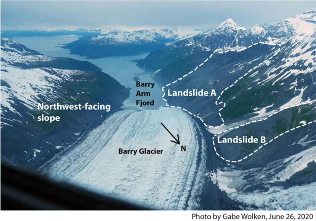 Des glissements de terrain ont touché les pentes du fjord Barry Arm, en Alaska. Si les pentes s'effondrent soudainement, les scientifiques craignent qu'un tsunami de grande ampleur ne frappe la ville de Whittier, à 48 km de là. 