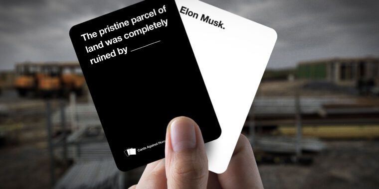 Cards Against Humanity poursuit SpaceX, alléguant une « invasion » de terres à la frontière entre les États-Unis et le Mexique