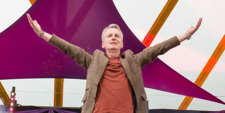 Comment voir la tournée en direct de Frank Skinner, la star de Taskmaster
