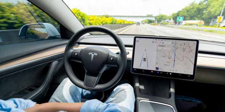 Tesla Full Self Driving nécessite une intervention humaine tous les 13 miles