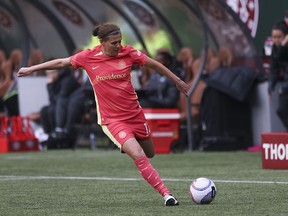 Christine Sinclair, milieu de terrain du Portland Thorns FC, en action contre le NJ/NY Gotham FC le 24 mars 2024.