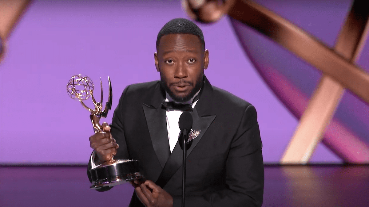 lamorne morris accepting his 2024 emmy award for fargo season 5